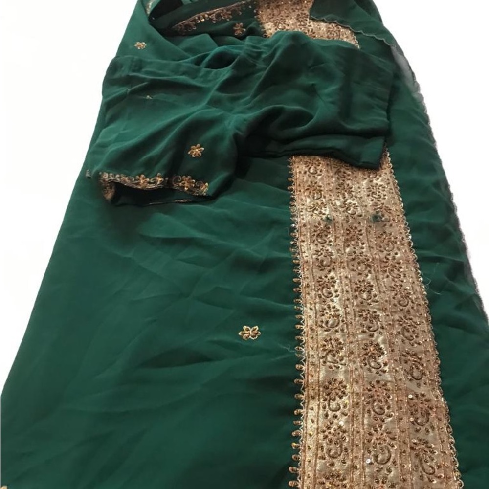 Deep Green Saree with Blouse and thick border